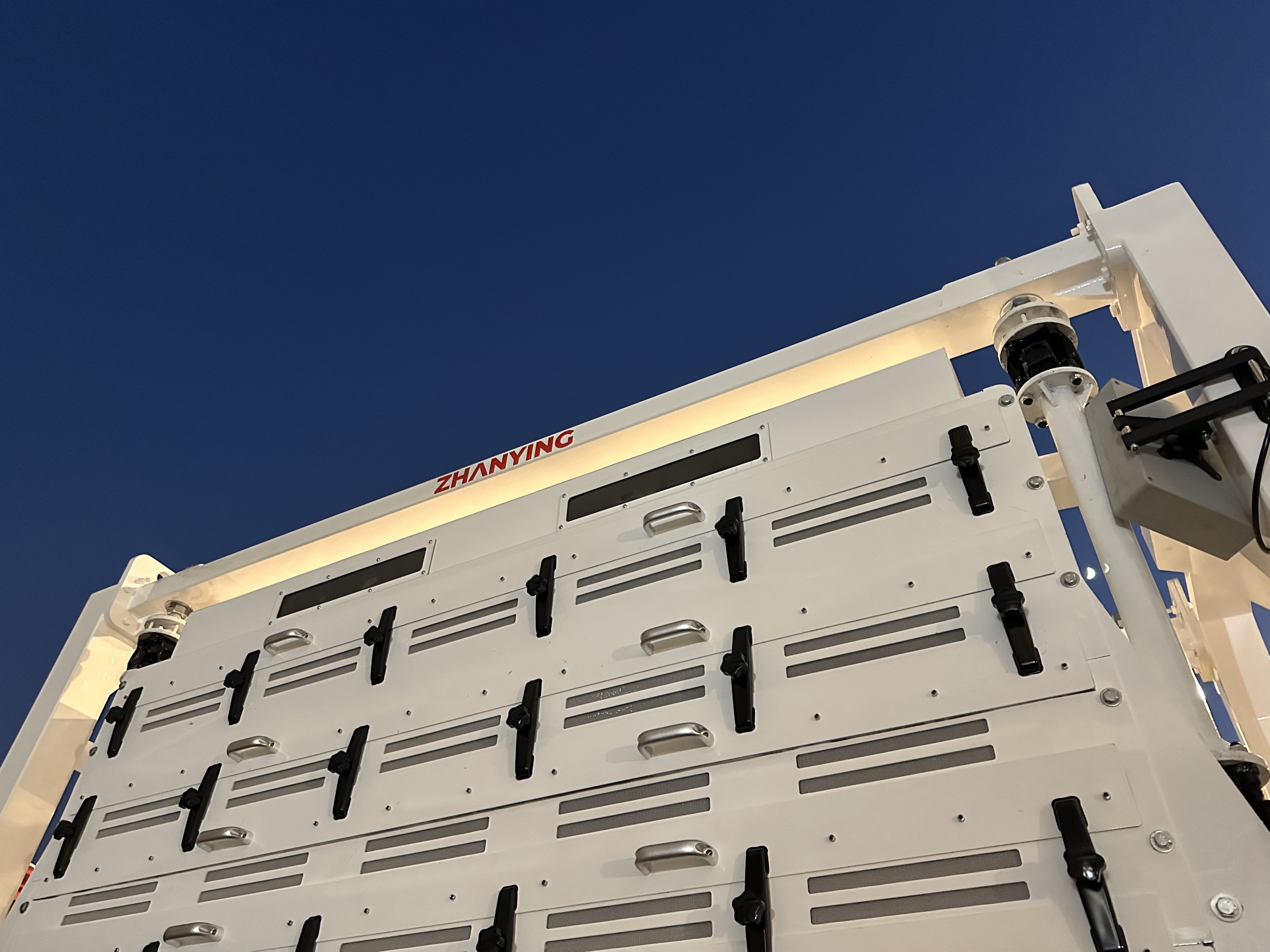 展鹰粮机 - 工厂实拍