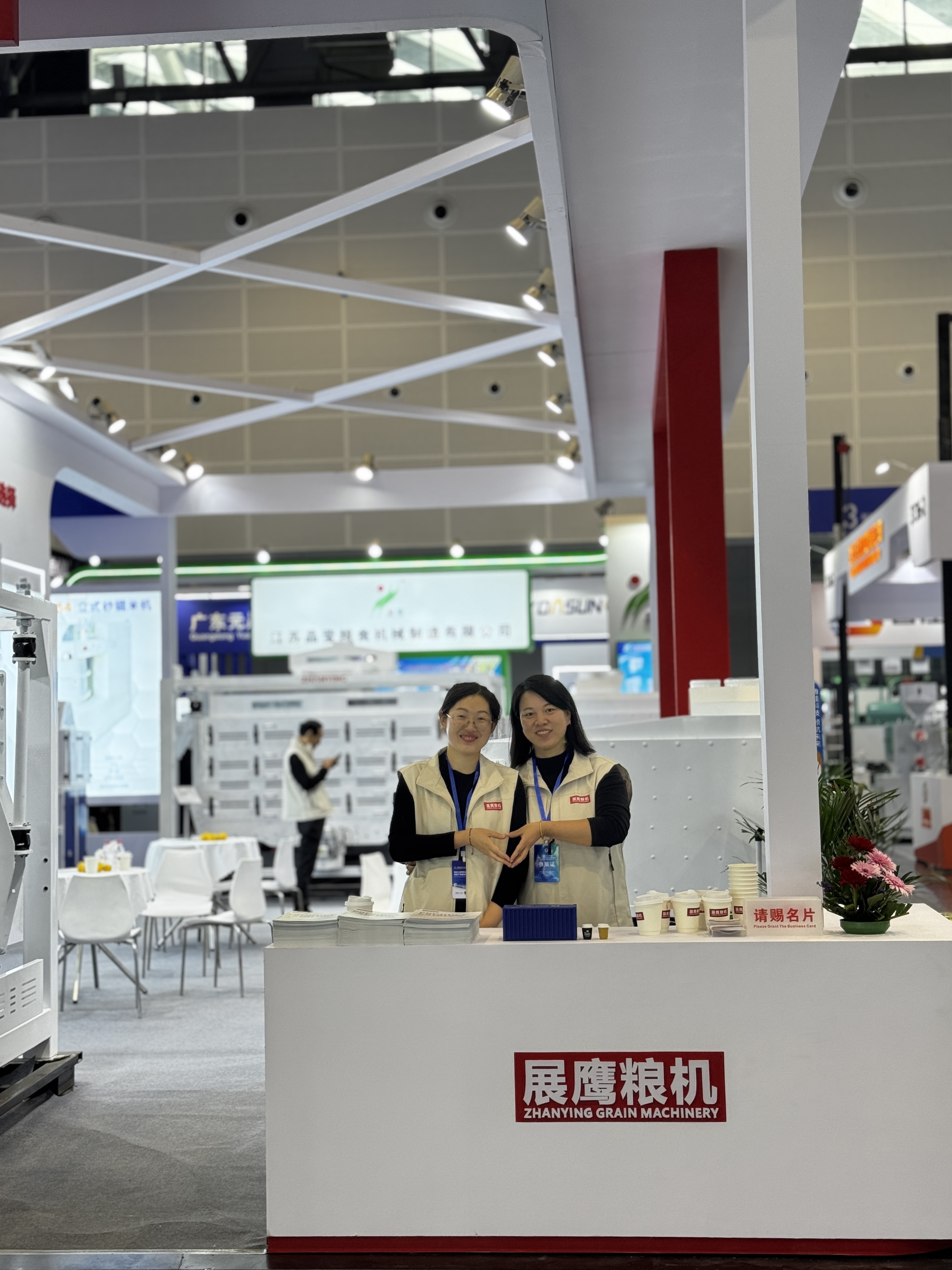 展鹰粮机 - 团队风采