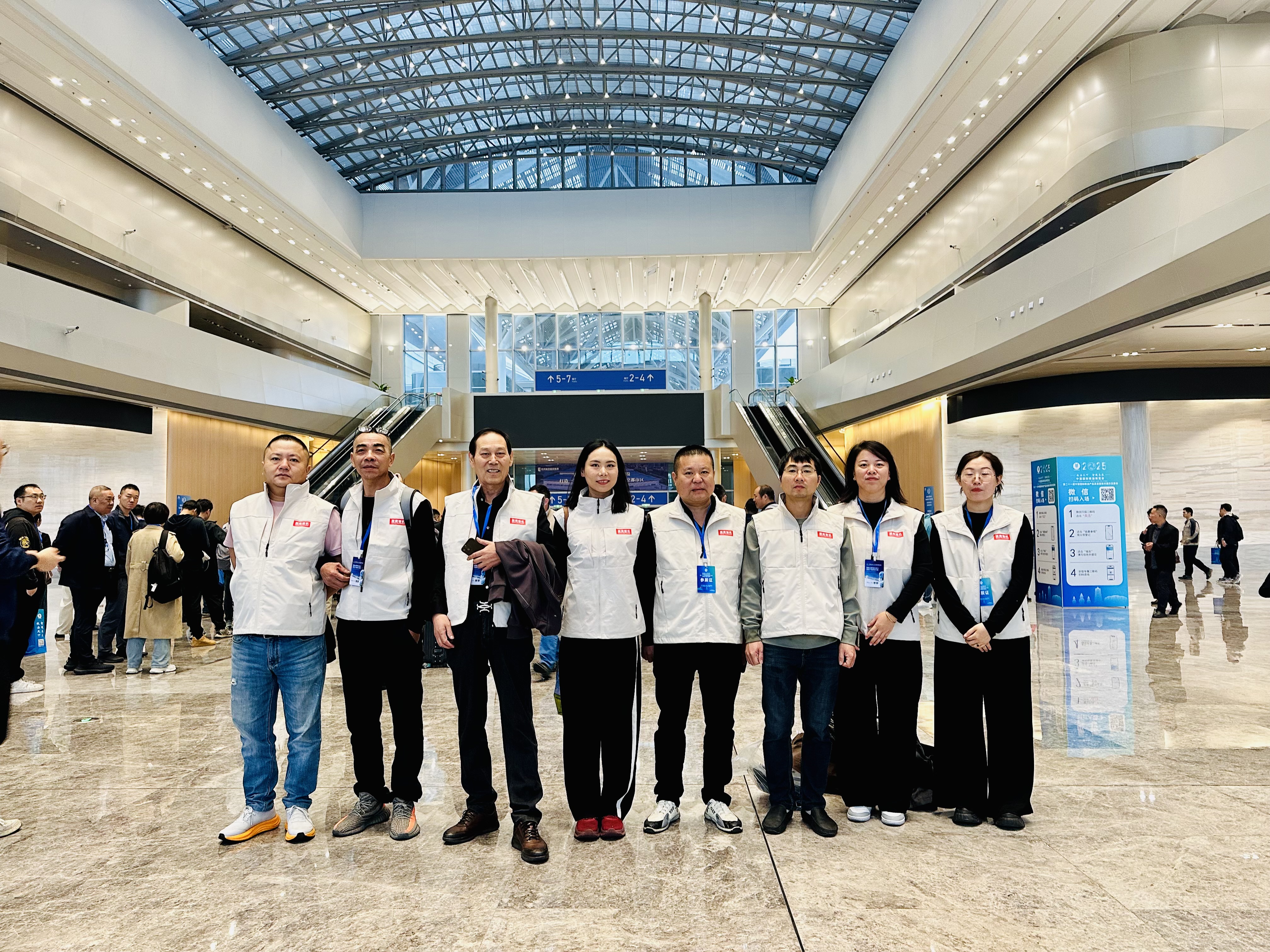 展鹰粮机 - 团队风采