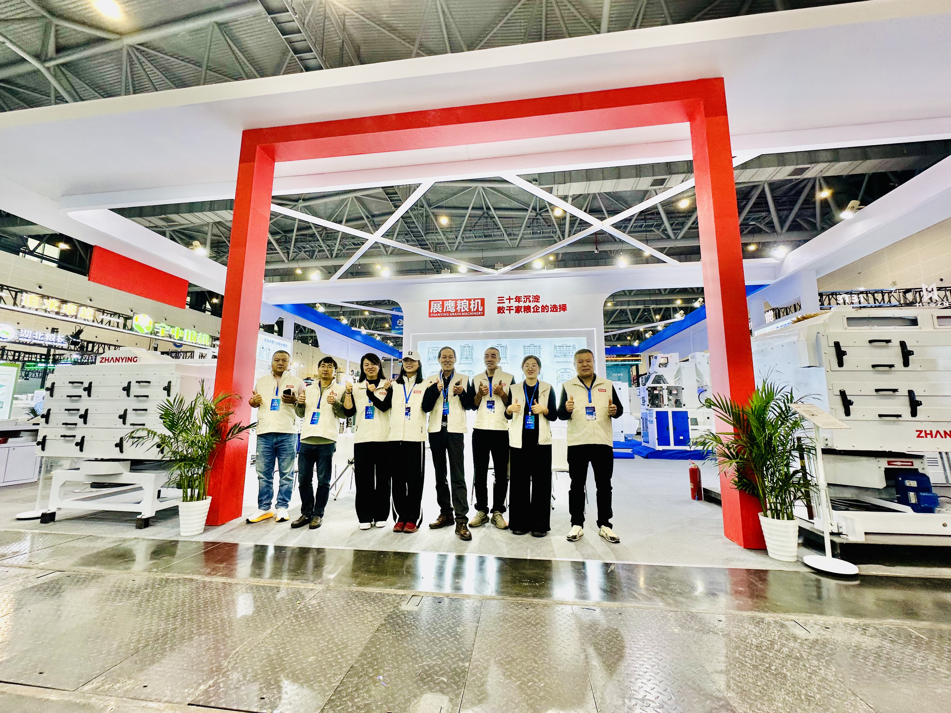 展鹰粮机 - 团队风采